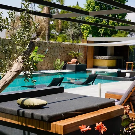 Villa Modern Antalya With Private Pool & Garden -10 Guests Yukarikaraman