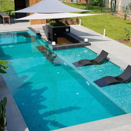 Modern Antalya With Private Pool & Garden -10 Guests فيلة