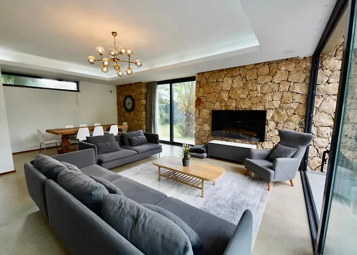 Modern Antalya With Private Pool & Garden -10 Guests Vila *