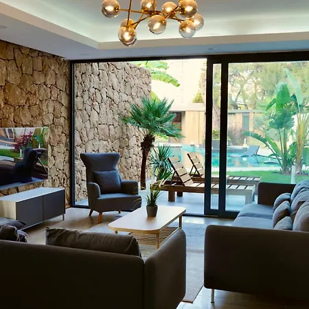 Modern Antalya With Private Pool & Garden -10 Guests Yukarikaraman